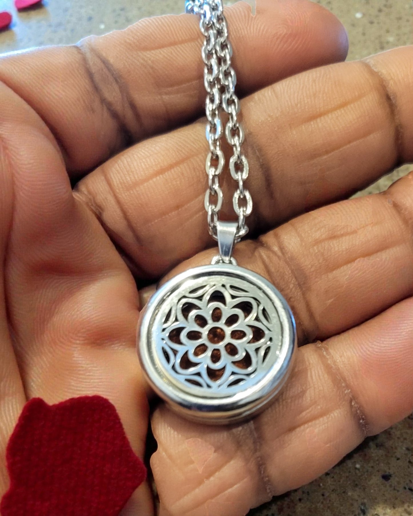 Aromatherapy Diffuser Pendant Necklace | Essential Oil Lockets