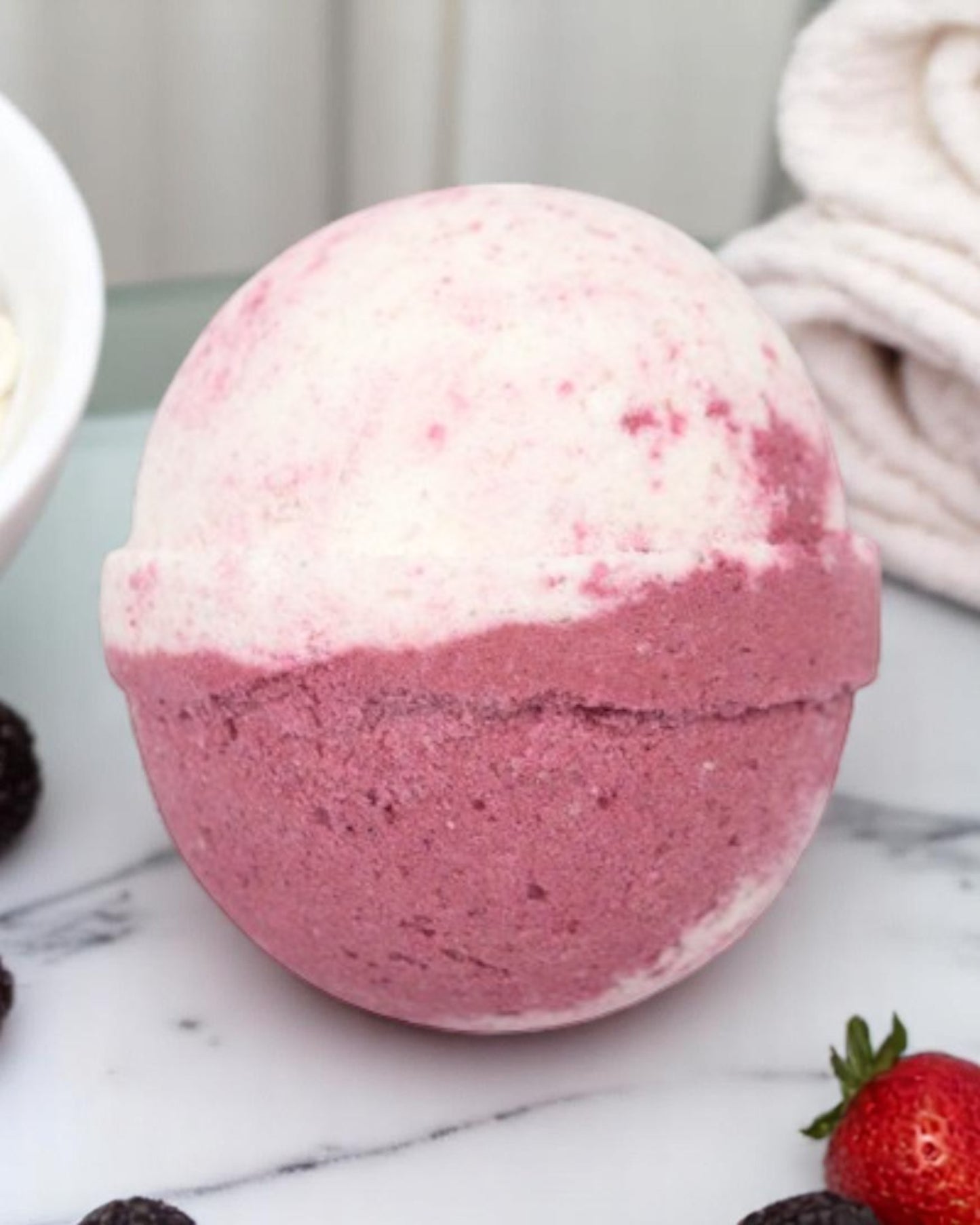 🍓 Strawberry Shortcake Bath Bomb 🍑